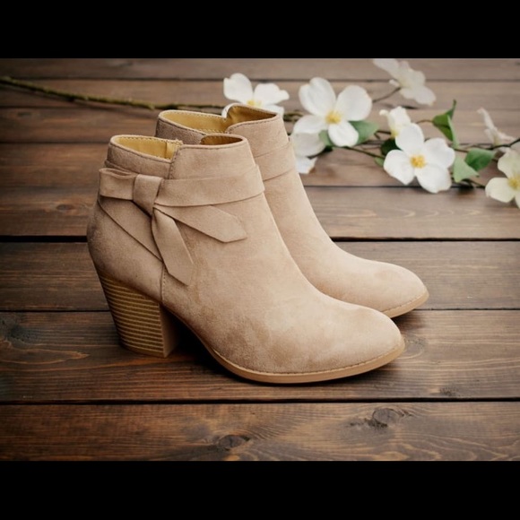 Elegant Side bow stacked heel Bootie - Picture 4 of 7